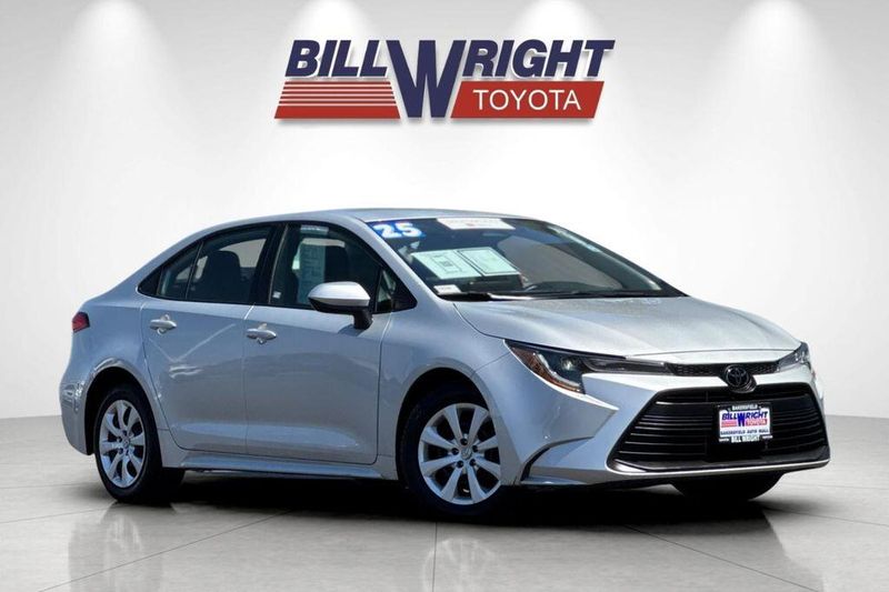 Used 2025 Toyota Corolla LEImage 1