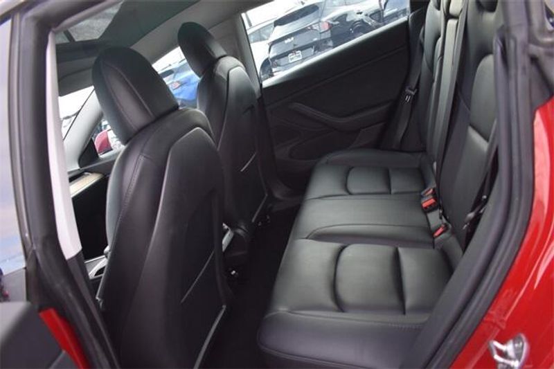 Used 2021 Tesla Model 3 PerformanceImage 17