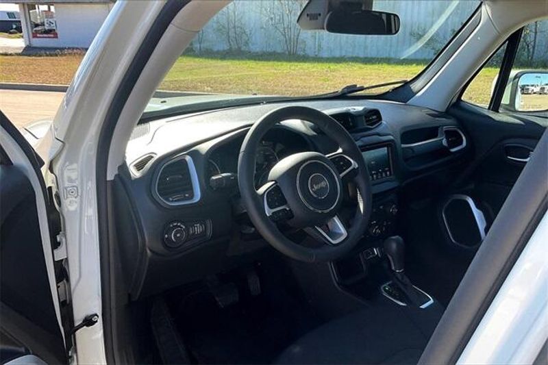 2020 Jeep Renegade LatitudeImage 14