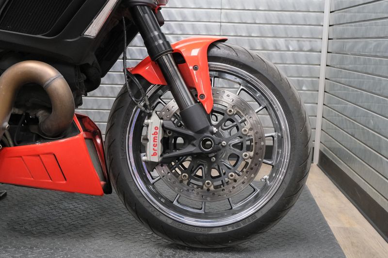 USED 2015 DUCATI DIAVEL Image 10