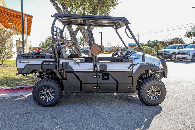 2025 Kawasaki MULE PROFXT 1000 LE PLATINUM RANCH EDITION METALLIC STARDUST WHITEImage 4