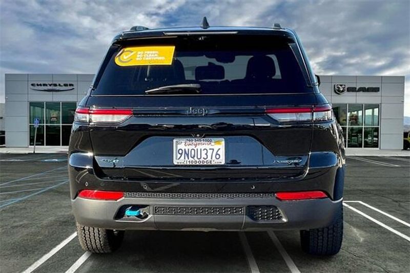 2023 Jeep Cherokee Trailhawk 4xe photo 3