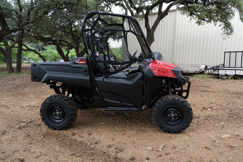 2025 Honda PIONEER 700 HERO REDImage 38