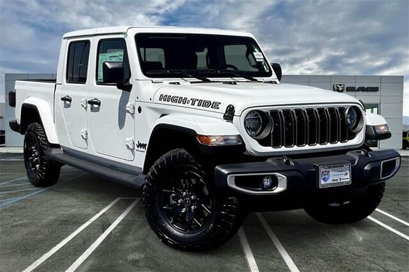 2025 Jeep Gladiator High Tide 4x4Image 14