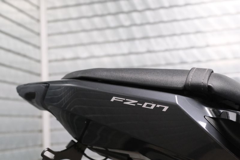 USED 2015 YAMAHA FZ07 Image 15