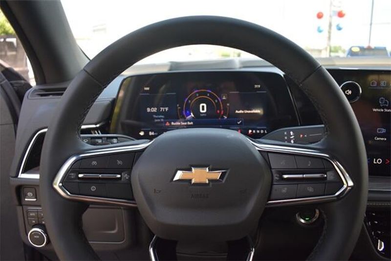 New 2025 Chevrolet Suburban PremierImage 37