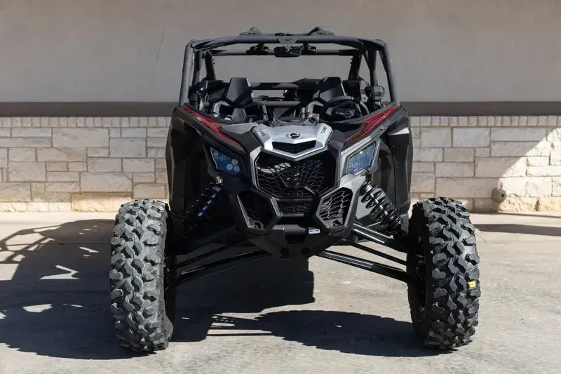 2025 Can-Am MAVERICK X3 MAX X RS TURBO RR SMARTSHOX FIERY RED AND HYPER SILVERImage 9