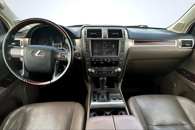 2016 Lexus GX 460 photo 14