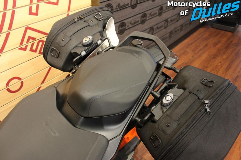 2023 KTM 890 DUKE R Image 9