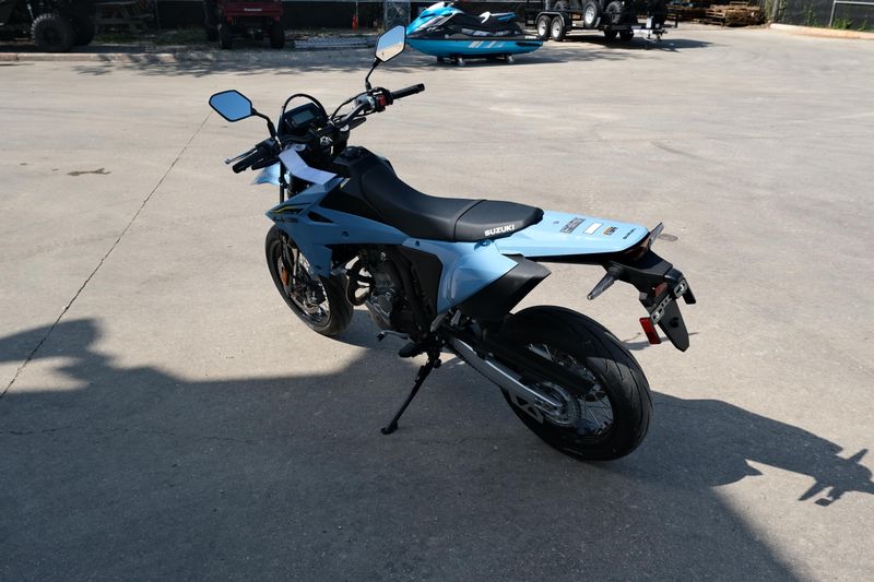 2025 Suzuki DRZ 4SM SKY GRAY Image 5