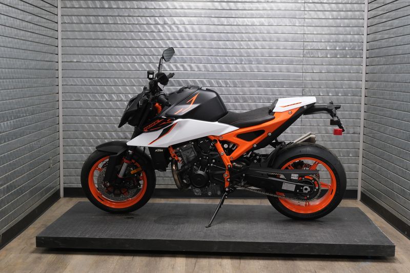 NEW 2026 KTM 990 DUKE R Image 6