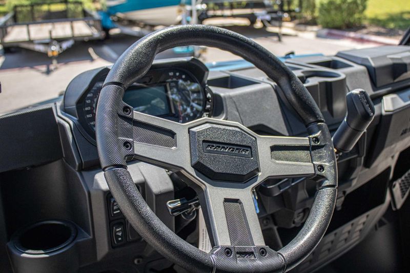 2025 Polaris RANGER CREW XP 1000 PREMIUM BLUE SLATE METALLIC SMOKE Image 6