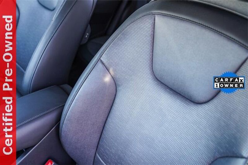 Used 2024 Kia Niro Plug-In Hybrid SXImage 27