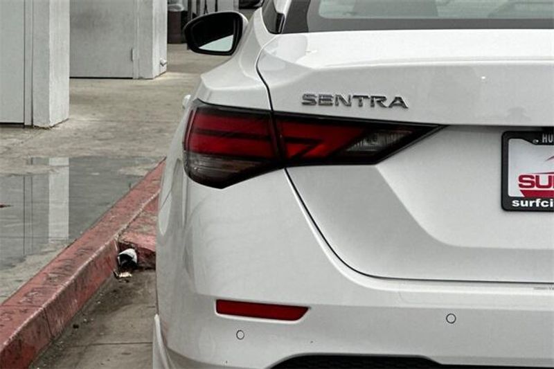 New 2025 Nissan Sentra SVImage 20