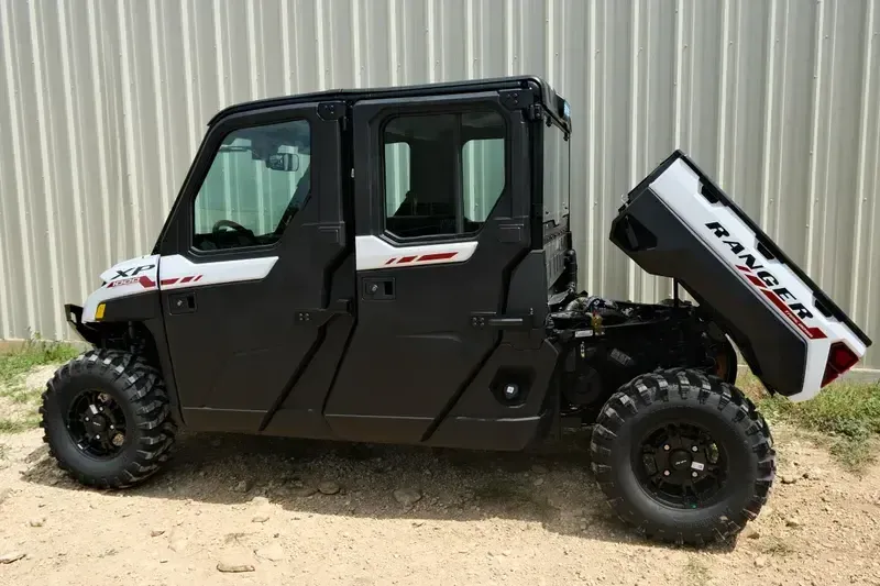 New 2025 Polaris RANGER CREW XP 1000 NORTHSTAR TRAIL BOSS EDITION CRYSTAL WHITE WITH PERFORMANCE RED ACCENTS Image 11