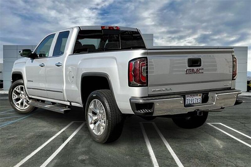 2018 GMC Sierra 1500 SLTImage 10