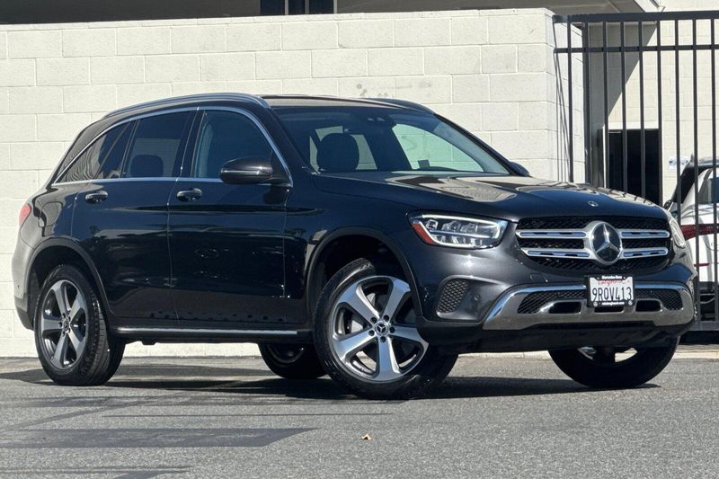 Used 2022 Mercedes-Benz GLC 300Image 2