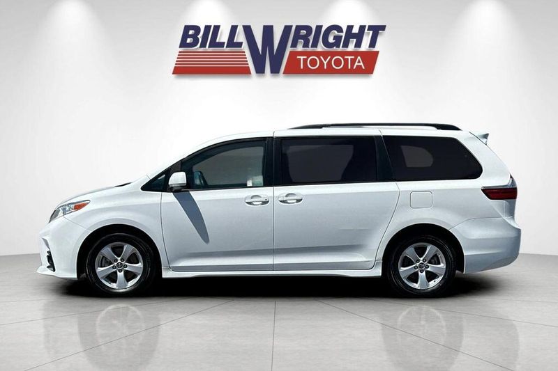 Used 2018 Toyota Sienna LEImage 6