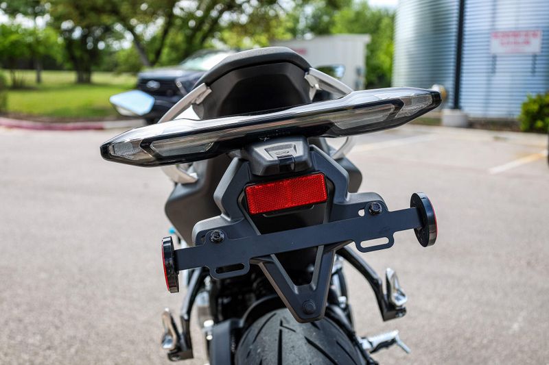 2025 CFMOTO 675SS NEBULA BLACK Image 15