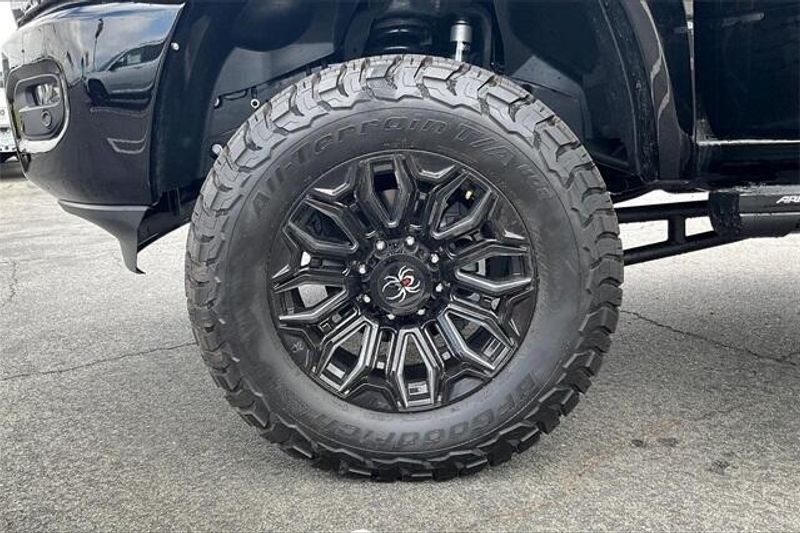 New 2025 RAM 2500 Big Horn Crew Cab 4x4 6