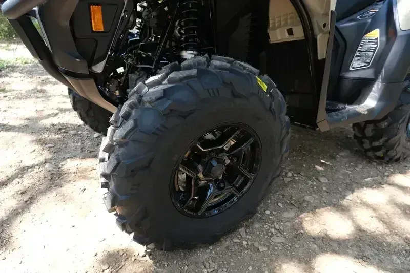 NEW 2025 CAN-AM OUTLANDER PRO HD5 Image 16
