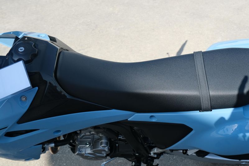 2025 Suzuki DRZ 4SM SKY GRAY Image 10