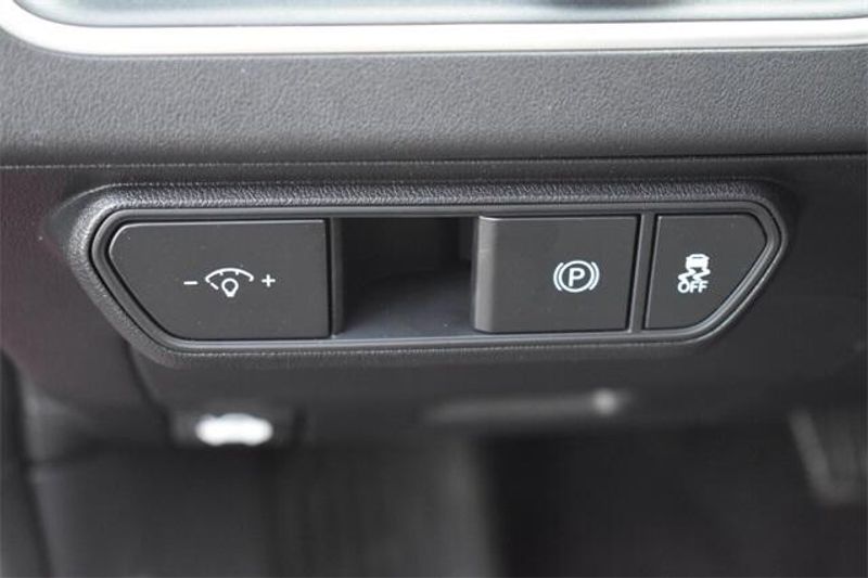 2025 Kia K4 LXSImage 19