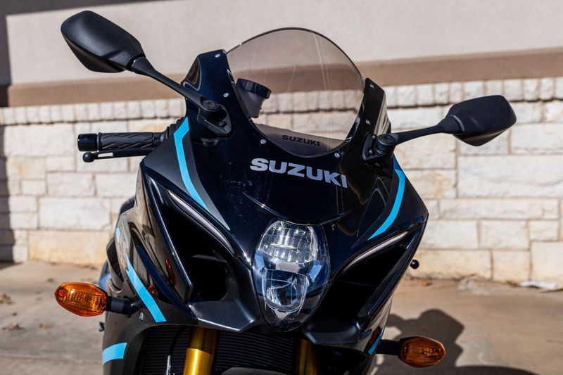 2024 SUZUKI GSXR 1000 in a BLACK exterior color. Family PowerSports (877) 886-1997 familypowersports.com 