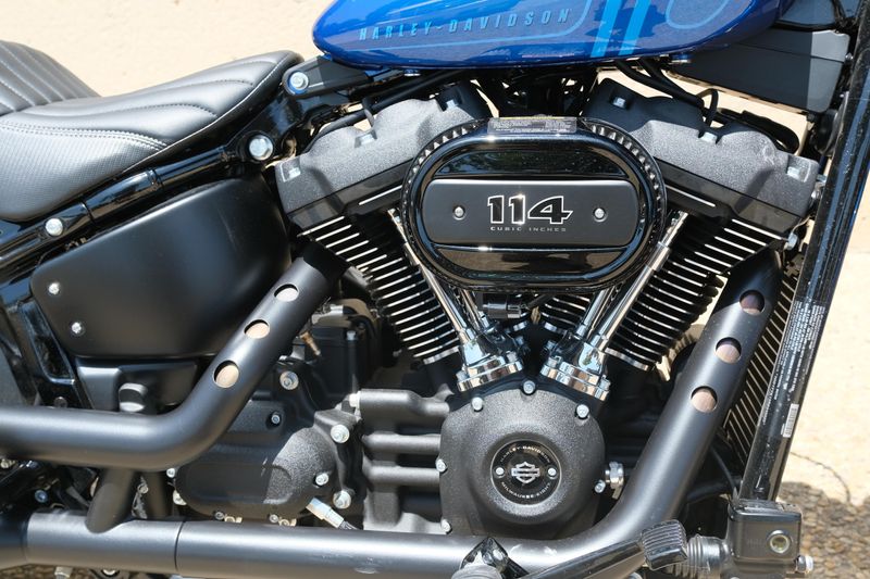 2024 HARLEY SOFTAIL STREET BOB 114 BLUE Image 6
