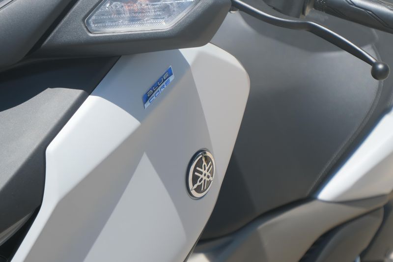 2024 Yamaha XMAX GRAY Image 22