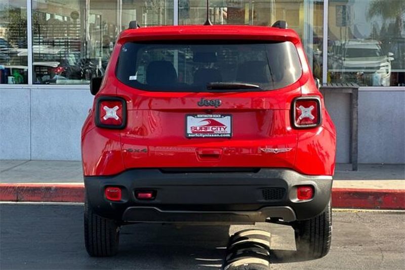 Used 2022 Jeep Renegade TrailhawkImage 5