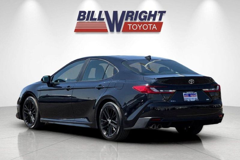 Used 2025 Toyota Camry SEImage 5