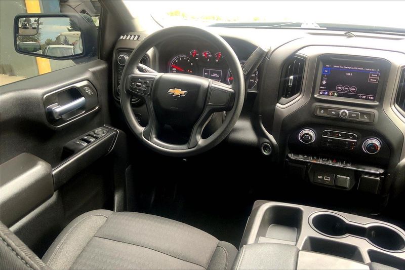2022 Chevrolet Silverado 1500 Custom photo 4