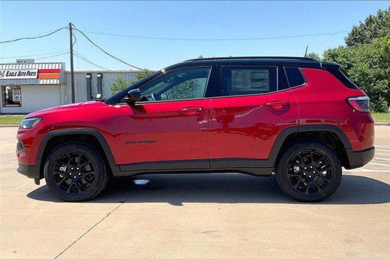 2024 Jeep Compass Latitude 4x4Image 14