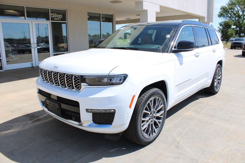 2025 Jeep Grand Cherokee L Summit Reserve photo 2