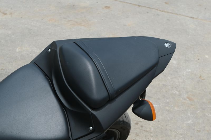 2019 Yamaha YZFR3 BLACK Image 11