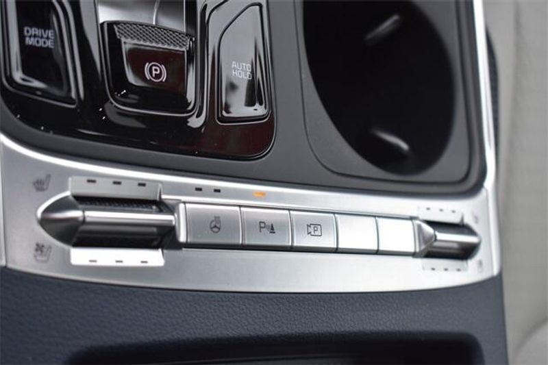 2025 Kia Carnival SX PrestigeImage 29