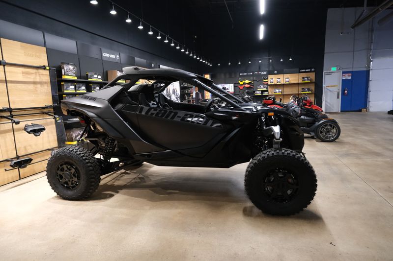 2024 Can-Am MAVERICK R X 999T DCT TRIPLE BLACKImage 9