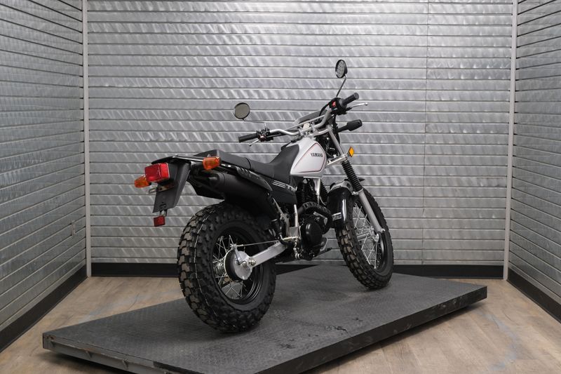 NEW 2027 YAMAHA TW200 Image 4