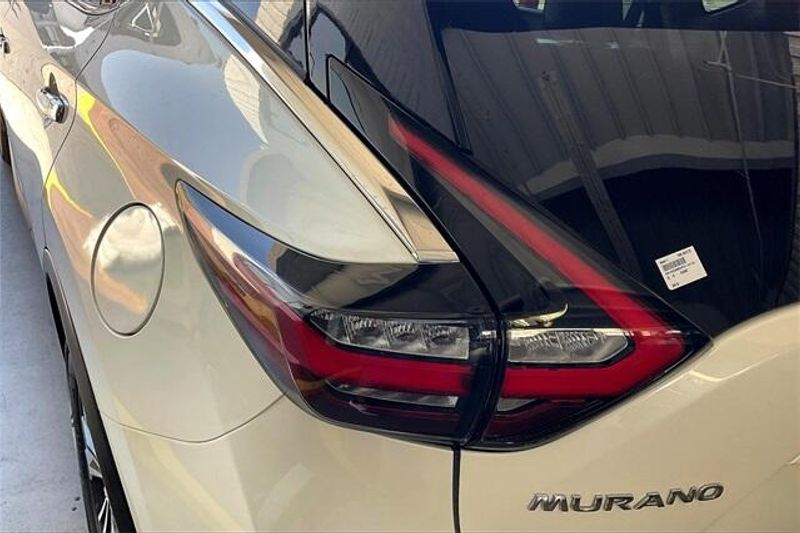 2023 Nissan Murano SVImage 28