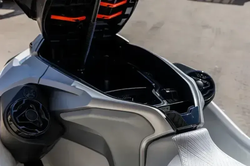 NEW 2026 SEADOO GTX LIMITED 325 WITH SOUND SYSTEM Image 9