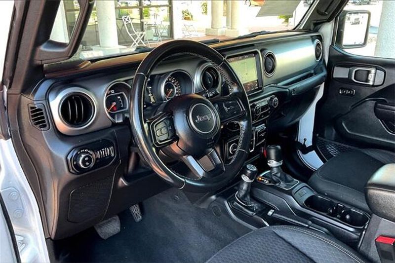 2021 Jeep Gladiator Image 14