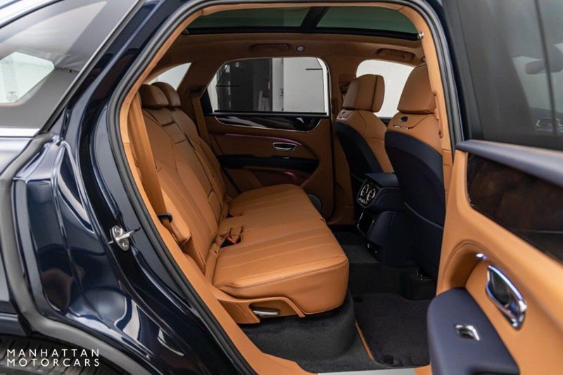 2024 Bentley Bentayga Hybrid V6Image 25