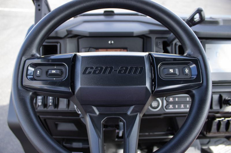 NEW 2026 CAN-AM DEFENDER MAX XT HD11 WITH 1025 INCH TOUCHSCREEN Image 30