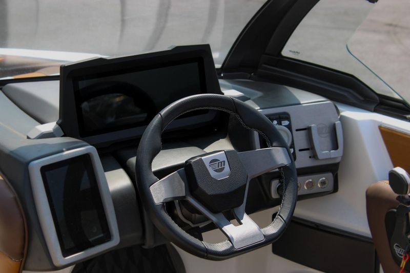 2024 MALIBU 21 LX  in a WHITE exterior color. Family PowerSports (877) 886-1997 familypowersports.com 