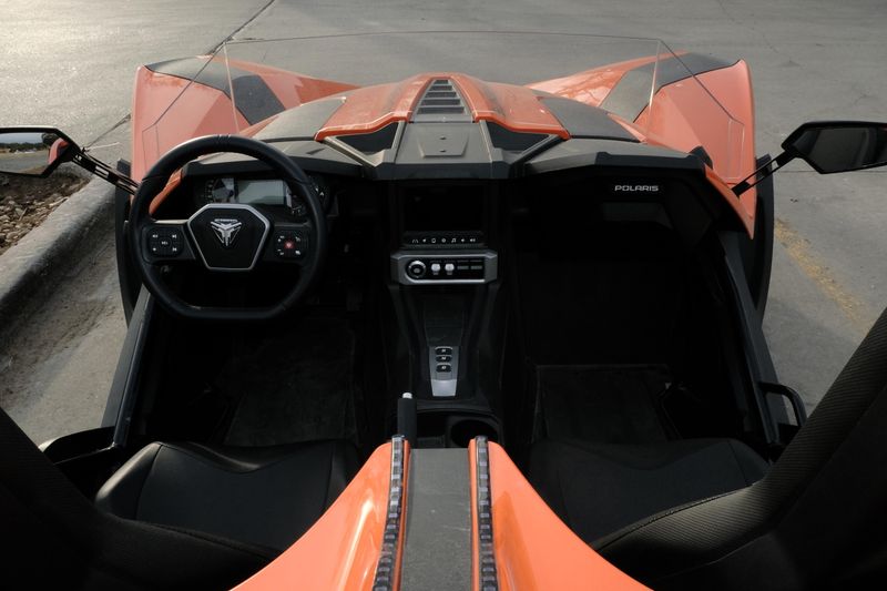 2024 Polaris SLINGSHOT SL AUTODRIVE VOLT ORANGEImage 7