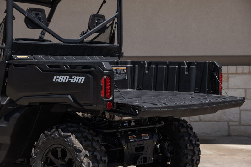 2024 Can-Am DEFENDER XT HD9 STONE GRAYImage 3