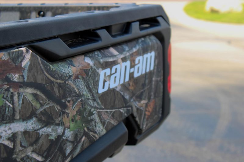 2025 Can-Am DEFENDER MAX LIMITED CAB HD10 WILDLAND CAMO Image 5