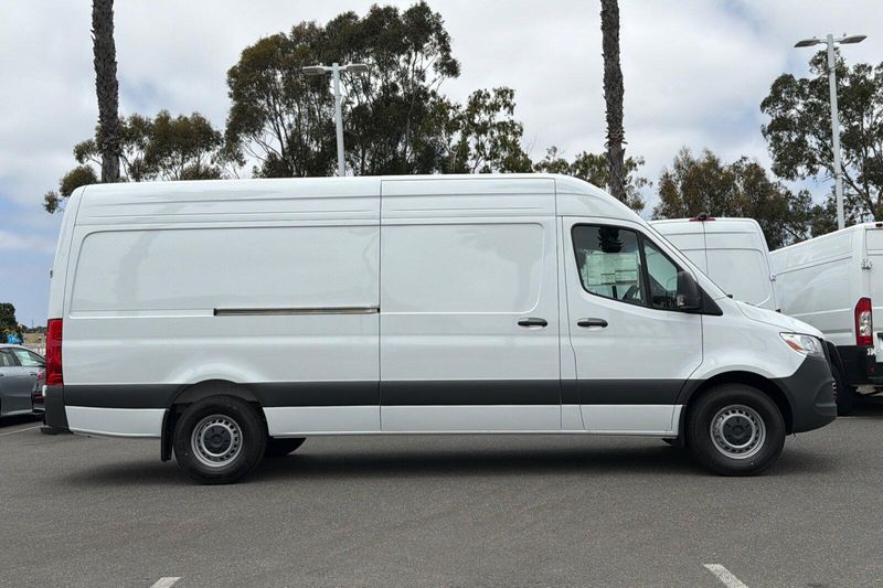 New 2026 Mercedes-Benz Sprinter 2500 Cargo 170 WBImage 3