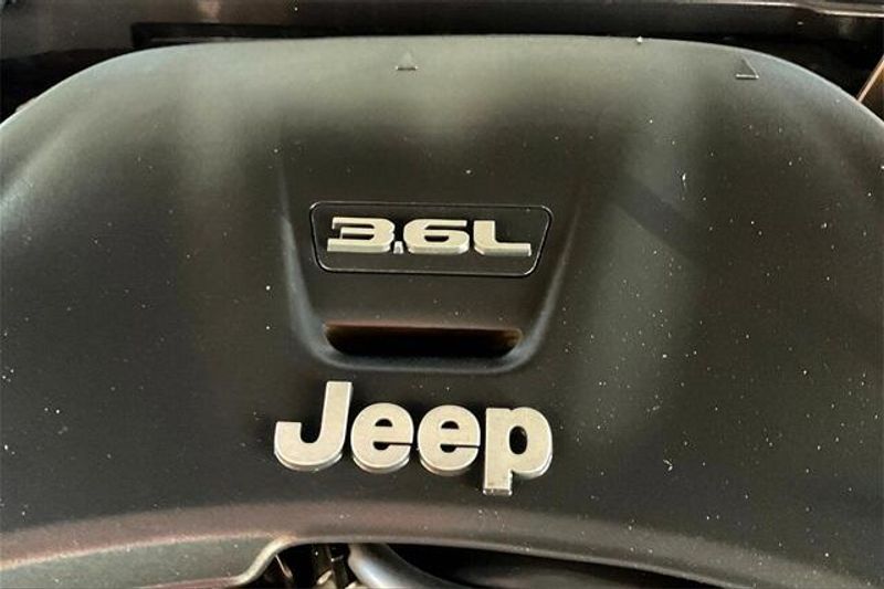 2021 Jeep Gladiator Image 32